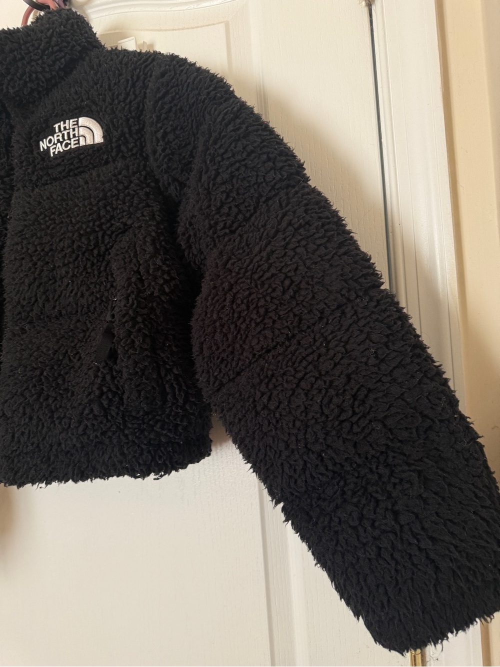 The North Face Women's Black Sherpa Nuptse Jacket - Medium $350 retail - Picture 4 of 7